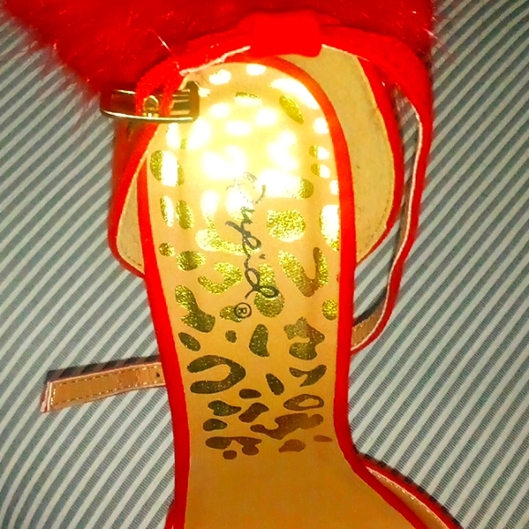 Qupid Red Faux Fur 3 in heels Size 7 - Picture 4 of 5